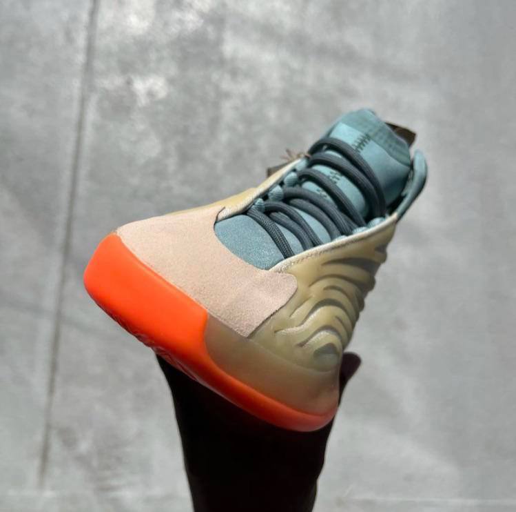 Yeezy QNTM
